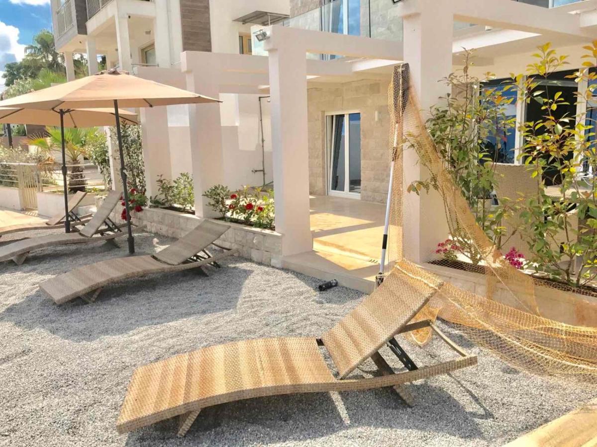 Lux Apartments Krasici Exterior photo
